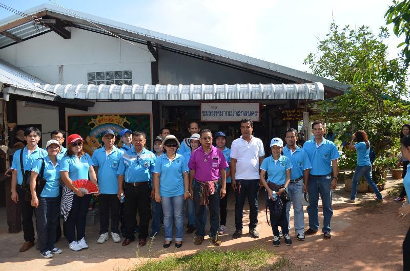 ภาพถ่าย ใช้ปุ่มลูกศร ซ้าย หรือ ขวา เลื่อนภาพถ่าย หรือปุ่มสามเหลี่ยมฉายภาพอัตโนมัติ  ถ้าต้องการบันทึกภาพ ใช้เมาส์คลิกขวาเลือกหัวข้อ  เป็นรูปภาพเป็น.. หรือ save as.. แสดงเต็มจอภาพ กุดปุ่ม F11 