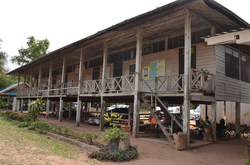 ภาพถ่าย ใช้ปุ่มลูกศร ซ้าย หรือ ขวา เลื่อนภาพถ่าย หรือปุ่มสามเหลี่ยมฉายภาพอัตโนมัติ  ถ้าต้องการบันทึกภาพ ใช้เมาส์คลิกขวาเลือกหัวข้อ  เป็นรูปภาพเป็น.. หรือ save as.. แสดงเต็มจอภาพ กุดปุ่ม F11 