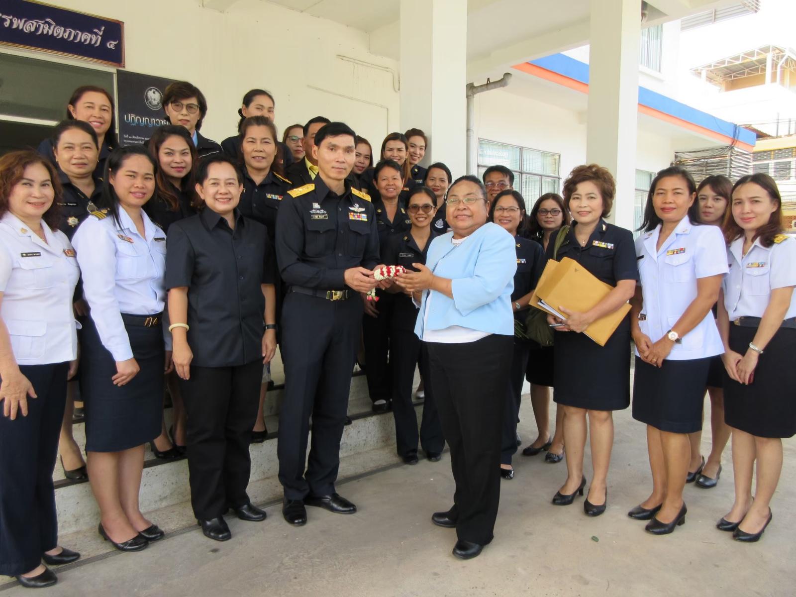 ภาพถ่าย ใช้ปุ่มลูกศร ซ้าย หรือ ขวา เลื่อนภาพถ่าย หรือปุ่มสามเหลี่ยมฉายภาพอัตโนมัติ  ถ้าต้องการบันทึกภาพ ใช้เมาส์คลิกขวาเลือกหัวข้อ  เป็นรูปภาพเป็น.. หรือ save as.. แสดงเต็มจอภาพ กุดปุ่ม F11 