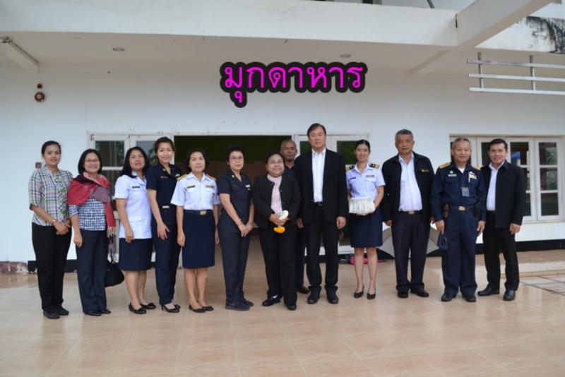 ภาพถ่าย ใช้ปุ่มลูกศร ซ้าย หรือ ขวา เลื่อนภาพถ่าย หรือปุ่มสามเหลี่ยมฉายภาพอัตโนมัติ  ถ้าต้องการบันทึกภาพ ใช้เมาส์คลิกขวาเลือกหัวข้อ  เป็นรูปภาพเป็น.. หรือ save as.. แสดงเต็มจอภาพ กุดปุ่ม F11 