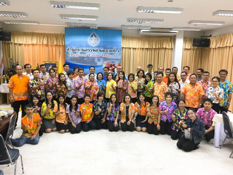 ภาพถ่าย ใช้ปุ่มลูกศร ซ้าย หรือ ขวา เลื่อนภาพถ่าย หรือปุ่มสามเหลี่ยมฉายภาพอัตโนมัติ  ถ้าต้องการบันทึกภาพ ใช้เมาส์คลิกขวาเลือกหัวข้อ  เป็นรูปภาพเป็น.. หรือ save as.. แสดงเต็มจอภาพ กุดปุ่ม F11 