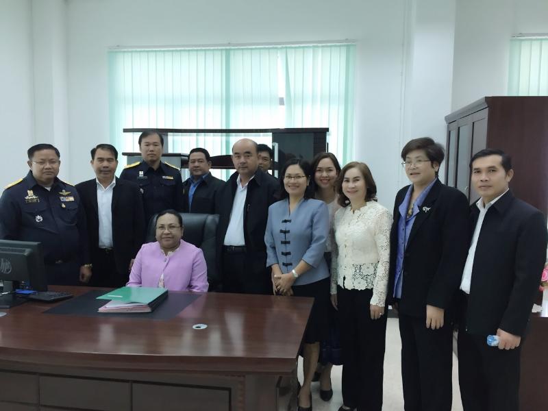 ภาพถ่าย ใช้ปุ่มลูกศร ซ้าย หรือ ขวา เลื่อนภาพถ่าย หรือปุ่มสามเหลี่ยมฉายภาพอัตโนมัติ  ถ้าต้องการบันทึกภาพ ใช้เมาส์คลิกขวาเลือกหัวข้อ  เป็นรูปภาพเป็น.. หรือ save as.. แสดงเต็มจอภาพ กุดปุ่ม F11 