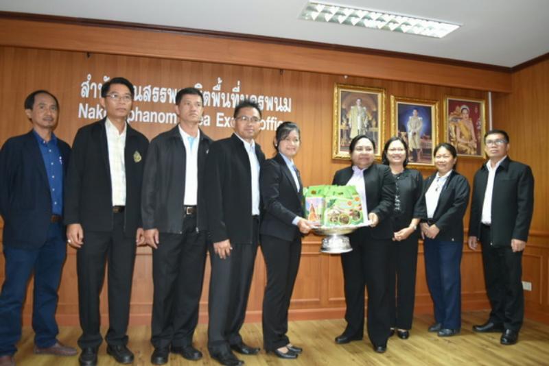 ภาพถ่าย ใช้ปุ่มลูกศร ซ้าย หรือ ขวา เลื่อนภาพถ่าย หรือปุ่มสามเหลี่ยมฉายภาพอัตโนมัติ  ถ้าต้องการบันทึกภาพ ใช้เมาส์คลิกขวาเลือกหัวข้อ  เป็นรูปภาพเป็น.. หรือ save as.. แสดงเต็มจอภาพ กุดปุ่ม F11 