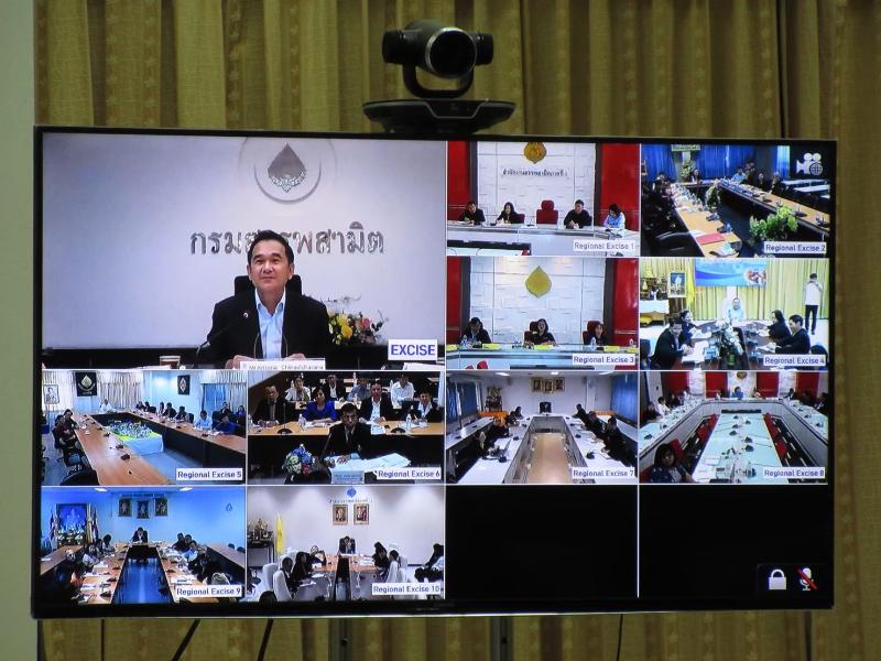 ภาพถ่าย ใช้ปุ่มลูกศร ซ้าย หรือ ขวา เลื่อนภาพถ่าย หรือปุ่มสามเหลี่ยมฉายภาพอัตโนมัติ  ถ้าต้องการบันทึกภาพ ใช้เมาส์คลิกขวาเลือกหัวข้อ  เป็นรูปภาพเป็น.. หรือ save as.. แสดงเต็มจอภาพ กุดปุ่ม F11 