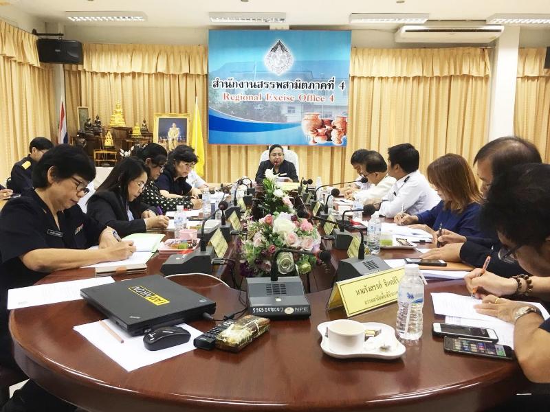 ภาพถ่าย ใช้ปุ่มลูกศร ซ้าย หรือ ขวา เลื่อนภาพถ่าย หรือปุ่มสามเหลี่ยมฉายภาพอัตโนมัติ  ถ้าต้องการบันทึกภาพ ใช้เมาส์คลิกขวาเลือกหัวข้อ  เป็นรูปภาพเป็น.. หรือ save as.. แสดงเต็มจอภาพ กุดปุ่ม F11 