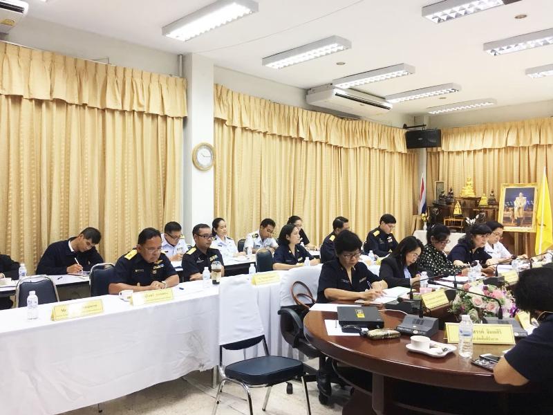 ภาพถ่าย ใช้ปุ่มลูกศร ซ้าย หรือ ขวา เลื่อนภาพถ่าย หรือปุ่มสามเหลี่ยมฉายภาพอัตโนมัติ  ถ้าต้องการบันทึกภาพ ใช้เมาส์คลิกขวาเลือกหัวข้อ  เป็นรูปภาพเป็น.. หรือ save as.. แสดงเต็มจอภาพ กุดปุ่ม F11 