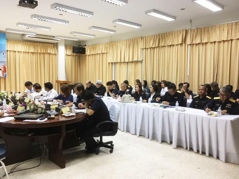 ภาพถ่าย ใช้ปุ่มลูกศร ซ้าย หรือ ขวา เลื่อนภาพถ่าย หรือปุ่มสามเหลี่ยมฉายภาพอัตโนมัติ  ถ้าต้องการบันทึกภาพ ใช้เมาส์คลิกขวาเลือกหัวข้อ  เป็นรูปภาพเป็น.. หรือ save as.. แสดงเต็มจอภาพ กุดปุ่ม F11 