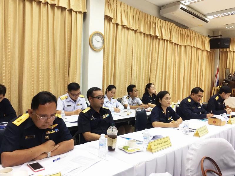 ภาพถ่าย ใช้ปุ่มลูกศร ซ้าย หรือ ขวา เลื่อนภาพถ่าย หรือปุ่มสามเหลี่ยมฉายภาพอัตโนมัติ  ถ้าต้องการบันทึกภาพ ใช้เมาส์คลิกขวาเลือกหัวข้อ  เป็นรูปภาพเป็น.. หรือ save as.. แสดงเต็มจอภาพ กุดปุ่ม F11 