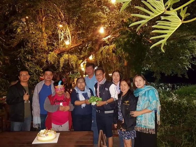 ภาพถ่าย ใช้ปุ่มลูกศร ซ้าย หรือ ขวา เลื่อนภาพถ่าย หรือปุ่มสามเหลี่ยมฉายภาพอัตโนมัติ  ถ้าต้องการบันทึกภาพ ใช้เมาส์คลิกขวาเลือกหัวข้อ  เป็นรูปภาพเป็น.. หรือ save as.. แสดงเต็มจอภาพ กุดปุ่ม F11 