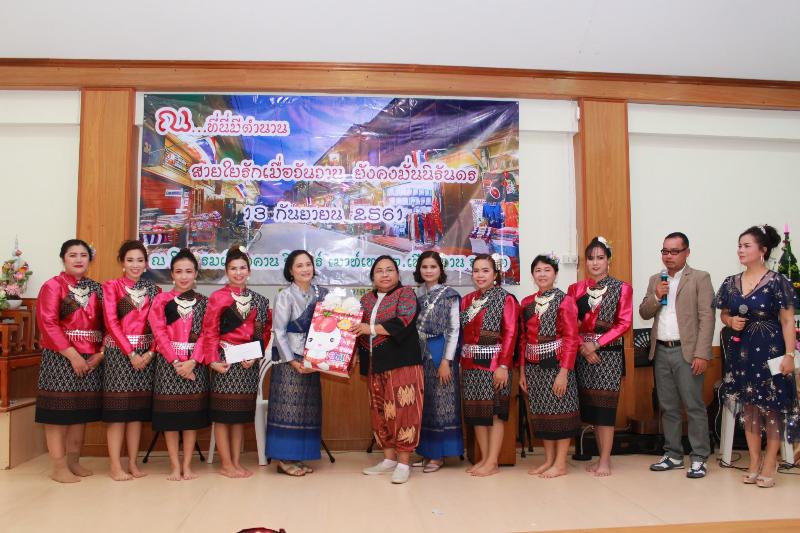 ภาพถ่าย ใช้ปุ่มลูกศร ซ้าย หรือ ขวา เลื่อนภาพถ่าย หรือปุ่มสามเหลี่ยมฉายภาพอัตโนมัติ  ถ้าต้องการบันทึกภาพ ใช้เมาส์คลิกขวาเลือกหัวข้อ  เป็นรูปภาพเป็น.. หรือ save as.. แสดงเต็มจอภาพ กุดปุ่ม F11 