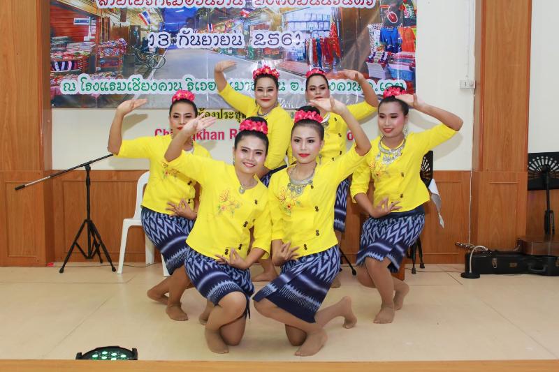 ภาพถ่าย ใช้ปุ่มลูกศร ซ้าย หรือ ขวา เลื่อนภาพถ่าย หรือปุ่มสามเหลี่ยมฉายภาพอัตโนมัติ  ถ้าต้องการบันทึกภาพ ใช้เมาส์คลิกขวาเลือกหัวข้อ  เป็นรูปภาพเป็น.. หรือ save as.. แสดงเต็มจอภาพ กุดปุ่ม F11 