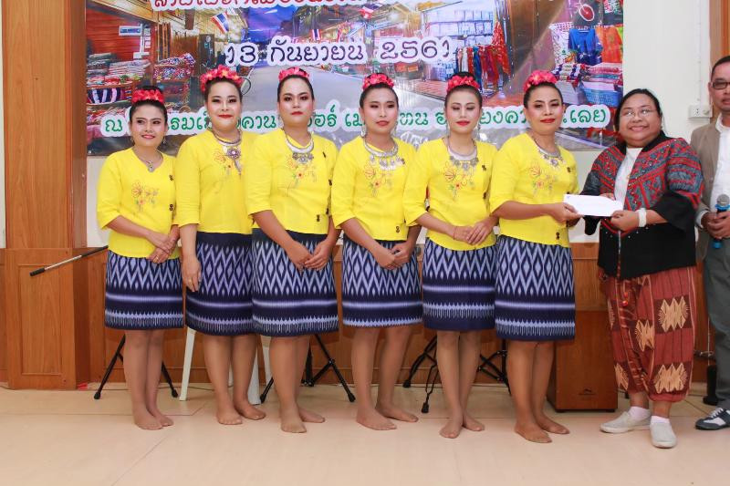 ภาพถ่าย ใช้ปุ่มลูกศร ซ้าย หรือ ขวา เลื่อนภาพถ่าย หรือปุ่มสามเหลี่ยมฉายภาพอัตโนมัติ  ถ้าต้องการบันทึกภาพ ใช้เมาส์คลิกขวาเลือกหัวข้อ  เป็นรูปภาพเป็น.. หรือ save as.. แสดงเต็มจอภาพ กุดปุ่ม F11 