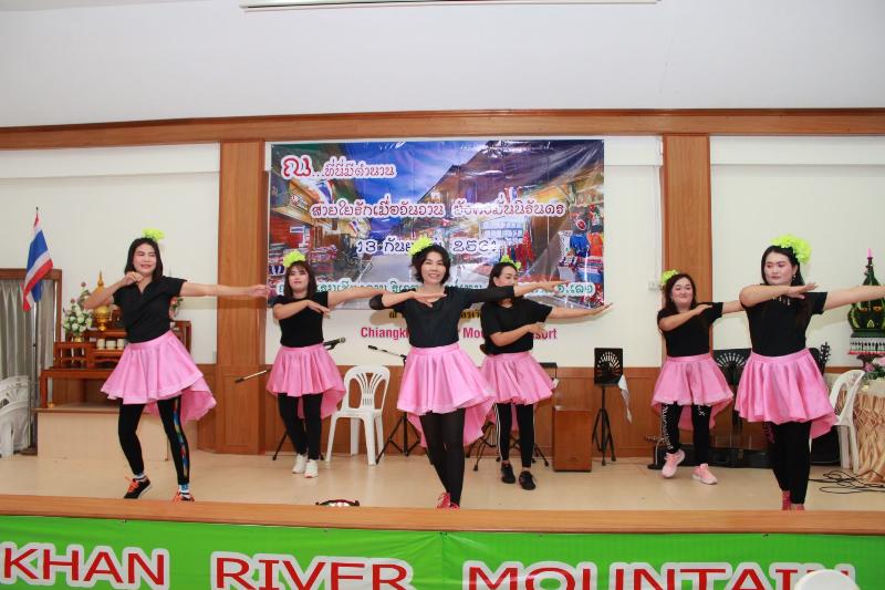 ภาพถ่าย ใช้ปุ่มลูกศร ซ้าย หรือ ขวา เลื่อนภาพถ่าย หรือปุ่มสามเหลี่ยมฉายภาพอัตโนมัติ  ถ้าต้องการบันทึกภาพ ใช้เมาส์คลิกขวาเลือกหัวข้อ  เป็นรูปภาพเป็น.. หรือ save as.. แสดงเต็มจอภาพ กุดปุ่ม F11 