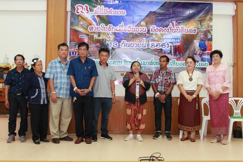 ภาพถ่าย ใช้ปุ่มลูกศร ซ้าย หรือ ขวา เลื่อนภาพถ่าย หรือปุ่มสามเหลี่ยมฉายภาพอัตโนมัติ  ถ้าต้องการบันทึกภาพ ใช้เมาส์คลิกขวาเลือกหัวข้อ  เป็นรูปภาพเป็น.. หรือ save as.. แสดงเต็มจอภาพ กุดปุ่ม F11 