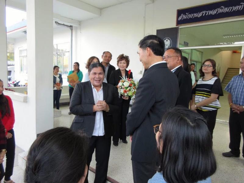 ภาพถ่าย ใช้ปุ่มลูกศร ซ้าย หรือ ขวา เลื่อนภาพถ่าย หรือปุ่มสามเหลี่ยมฉายภาพอัตโนมัติ  ถ้าต้องการบันทึกภาพ ใช้เมาส์คลิกขวาเลือกหัวข้อ  เป็นรูปภาพเป็น.. หรือ save as.. แสดงเต็มจอภาพ กุดปุ่ม F11 