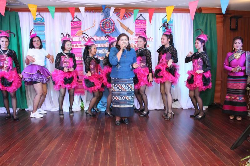 ภาพถ่าย ใช้ปุ่มลูกศร ซ้าย หรือ ขวา เลื่อนภาพถ่าย หรือปุ่มสามเหลี่ยมฉายภาพอัตโนมัติ  ถ้าต้องการบันทึกภาพ ใช้เมาส์คลิกขวาเลือกหัวข้อ  เป็นรูปภาพเป็น.. หรือ save as.. แสดงเต็มจอภาพ กุดปุ่ม F11 