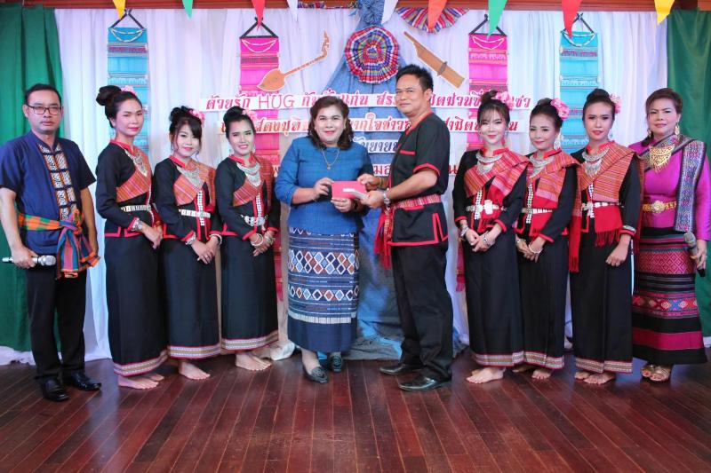 ภาพถ่าย ใช้ปุ่มลูกศร ซ้าย หรือ ขวา เลื่อนภาพถ่าย หรือปุ่มสามเหลี่ยมฉายภาพอัตโนมัติ  ถ้าต้องการบันทึกภาพ ใช้เมาส์คลิกขวาเลือกหัวข้อ  เป็นรูปภาพเป็น.. หรือ save as.. แสดงเต็มจอภาพ กุดปุ่ม F11 