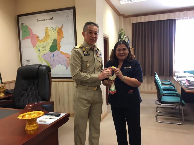 ภาพถ่าย ใช้ปุ่มลูกศร ซ้าย หรือ ขวา เลื่อนภาพถ่าย หรือปุ่มสามเหลี่ยมฉายภาพอัตโนมัติ  ถ้าต้องการบันทึกภาพ ใช้เมาส์คลิกขวาเลือกหัวข้อ  เป็นรูปภาพเป็น.. หรือ save as.. แสดงเต็มจอภาพ กุดปุ่ม F11 