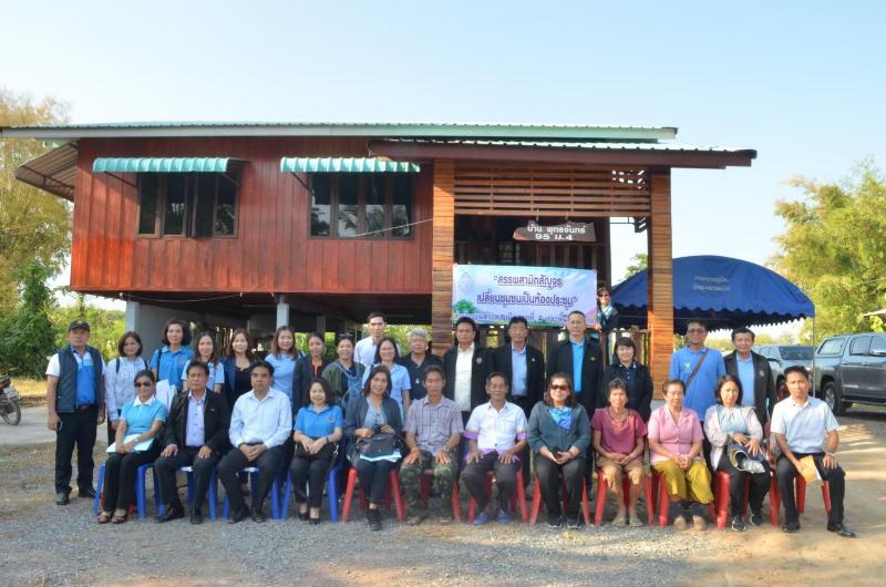 ภาพถ่าย ใช้ปุ่มลูกศร ซ้าย หรือ ขวา เลื่อนภาพถ่าย หรือปุ่มสามเหลี่ยมฉายภาพอัตโนมัติ  ถ้าต้องการบันทึกภาพ ใช้เมาส์คลิกขวาเลือกหัวข้อ  เป็นรูปภาพเป็น.. หรือ save as.. แสดงเต็มจอภาพ กุดปุ่ม F11 