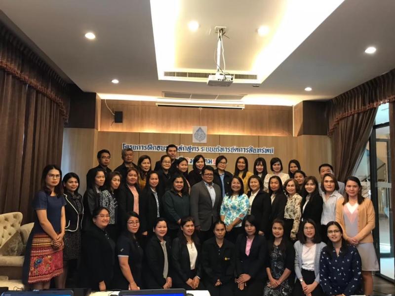 ภาพถ่าย ใช้ปุ่มลูกศร ซ้าย หรือ ขวา เลื่อนภาพถ่าย หรือปุ่มสามเหลี่ยมฉายภาพอัตโนมัติ  ถ้าต้องการบันทึกภาพ ใช้เมาส์คลิกขวาเลือกหัวข้อ  เป็นรูปภาพเป็น.. หรือ save as.. แสดงเต็มจอภาพ กุดปุ่ม F11 