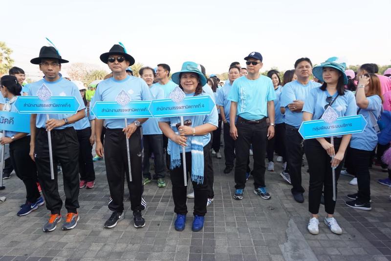 ภาพถ่าย ใช้ปุ่มลูกศร ซ้าย หรือ ขวา เลื่อนภาพถ่าย หรือปุ่มสามเหลี่ยมฉายภาพอัตโนมัติ  ถ้าต้องการบันทึกภาพ ใช้เมาส์คลิกขวาเลือกหัวข้อ  เป็นรูปภาพเป็น.. หรือ save as.. แสดงเต็มจอภาพ กุดปุ่ม F11 