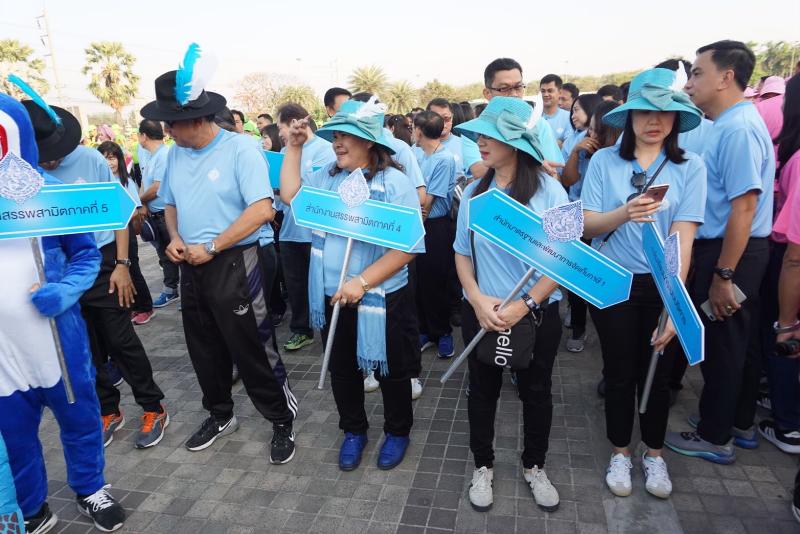 ภาพถ่าย ใช้ปุ่มลูกศร ซ้าย หรือ ขวา เลื่อนภาพถ่าย หรือปุ่มสามเหลี่ยมฉายภาพอัตโนมัติ  ถ้าต้องการบันทึกภาพ ใช้เมาส์คลิกขวาเลือกหัวข้อ  เป็นรูปภาพเป็น.. หรือ save as.. แสดงเต็มจอภาพ กุดปุ่ม F11 