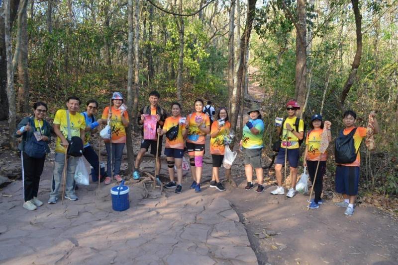 ภาพถ่าย ใช้ปุ่มลูกศร ซ้าย หรือ ขวา เลื่อนภาพถ่าย หรือปุ่มสามเหลี่ยมฉายภาพอัตโนมัติ  ถ้าต้องการบันทึกภาพ ใช้เมาส์คลิกขวาเลือกหัวข้อ  เป็นรูปภาพเป็น.. หรือ save as.. แสดงเต็มจอภาพ กุดปุ่ม F11 