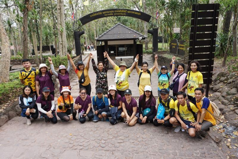 ภาพถ่าย ใช้ปุ่มลูกศร ซ้าย หรือ ขวา เลื่อนภาพถ่าย หรือปุ่มสามเหลี่ยมฉายภาพอัตโนมัติ  ถ้าต้องการบันทึกภาพ ใช้เมาส์คลิกขวาเลือกหัวข้อ  เป็นรูปภาพเป็น.. หรือ save as.. แสดงเต็มจอภาพ กุดปุ่ม F11 