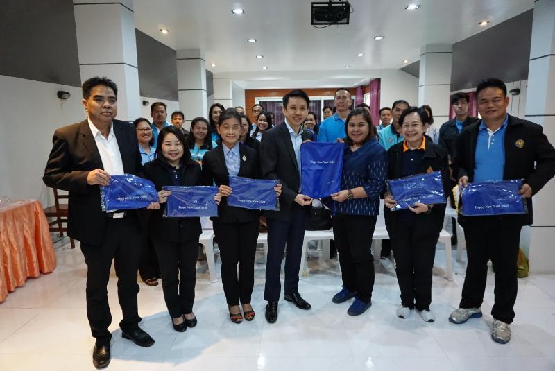 ภาพถ่าย ใช้ปุ่มลูกศร ซ้าย หรือ ขวา เลื่อนภาพถ่าย หรือปุ่มสามเหลี่ยมฉายภาพอัตโนมัติ  ถ้าต้องการบันทึกภาพ ใช้เมาส์คลิกขวาเลือกหัวข้อ  เป็นรูปภาพเป็น.. หรือ save as.. แสดงเต็มจอภาพ กุดปุ่ม F11 