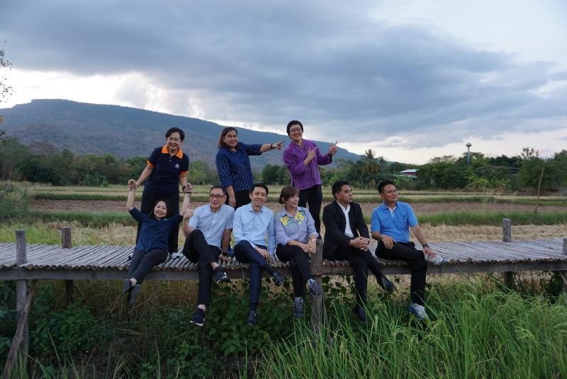 ภาพถ่าย ใช้ปุ่มลูกศร ซ้าย หรือ ขวา เลื่อนภาพถ่าย หรือปุ่มสามเหลี่ยมฉายภาพอัตโนมัติ  ถ้าต้องการบันทึกภาพ ใช้เมาส์คลิกขวาเลือกหัวข้อ  เป็นรูปภาพเป็น.. หรือ save as.. แสดงเต็มจอภาพ กุดปุ่ม F11 