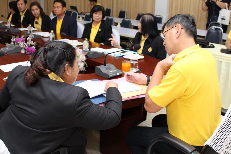 ภาพถ่าย ใช้ปุ่มลูกศร ซ้าย หรือ ขวา เลื่อนภาพถ่าย หรือปุ่มสามเหลี่ยมฉายภาพอัตโนมัติ  ถ้าต้องการบันทึกภาพ ใช้เมาส์คลิกขวาเลือกหัวข้อ  เป็นรูปภาพเป็น.. หรือ save as.. แสดงเต็มจอภาพ กุดปุ่ม F11 