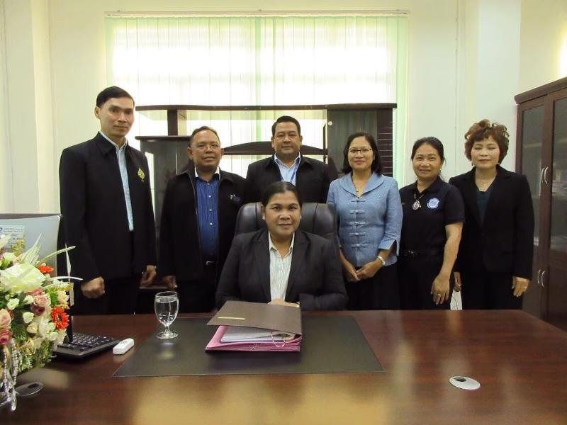 ภาพถ่าย ใช้ปุ่มลูกศร ซ้าย หรือ ขวา เลื่อนภาพถ่าย หรือปุ่มสามเหลี่ยมฉายภาพอัตโนมัติ  ถ้าต้องการบันทึกภาพ ใช้เมาส์คลิกขวาเลือกหัวข้อ  เป็นรูปภาพเป็น.. หรือ save as.. แสดงเต็มจอภาพ กุดปุ่ม F11 