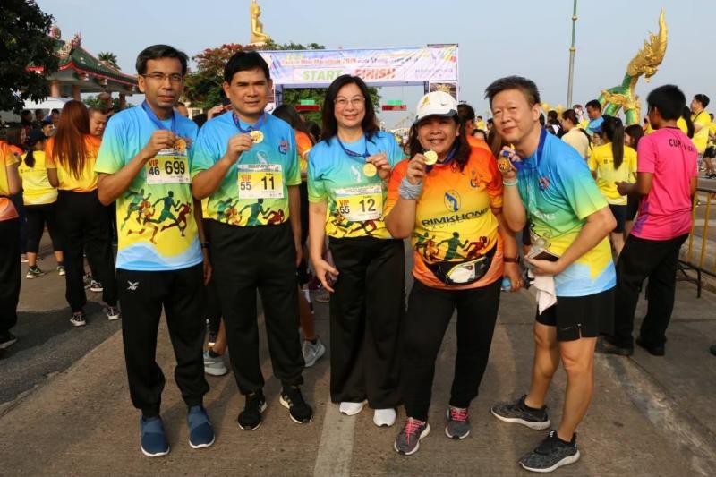 ภาพถ่าย ใช้ปุ่มลูกศร ซ้าย หรือ ขวา เลื่อนภาพถ่าย หรือปุ่มสามเหลี่ยมฉายภาพอัตโนมัติ  ถ้าต้องการบันทึกภาพ ใช้เมาส์คลิกขวาเลือกหัวข้อ  เป็นรูปภาพเป็น.. หรือ save as.. แสดงเต็มจอภาพ กุดปุ่ม F11 