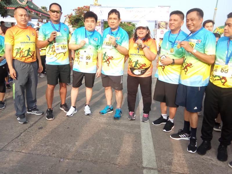 ภาพถ่าย ใช้ปุ่มลูกศร ซ้าย หรือ ขวา เลื่อนภาพถ่าย หรือปุ่มสามเหลี่ยมฉายภาพอัตโนมัติ  ถ้าต้องการบันทึกภาพ ใช้เมาส์คลิกขวาเลือกหัวข้อ  เป็นรูปภาพเป็น.. หรือ save as.. แสดงเต็มจอภาพ กุดปุ่ม F11 