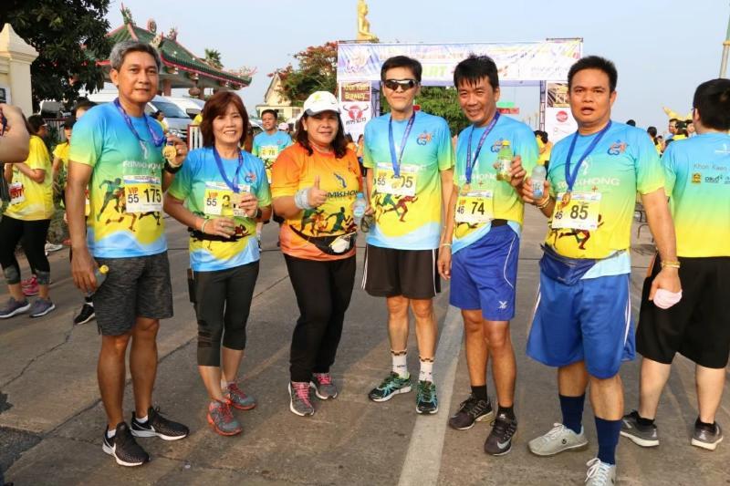 ภาพถ่าย ใช้ปุ่มลูกศร ซ้าย หรือ ขวา เลื่อนภาพถ่าย หรือปุ่มสามเหลี่ยมฉายภาพอัตโนมัติ  ถ้าต้องการบันทึกภาพ ใช้เมาส์คลิกขวาเลือกหัวข้อ  เป็นรูปภาพเป็น.. หรือ save as.. แสดงเต็มจอภาพ กุดปุ่ม F11 