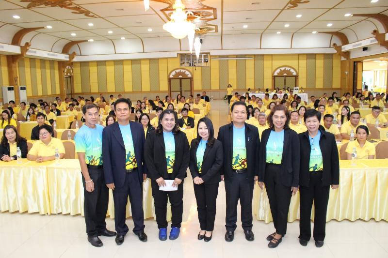 ภาพถ่าย ใช้ปุ่มลูกศร ซ้าย หรือ ขวา เลื่อนภาพถ่าย หรือปุ่มสามเหลี่ยมฉายภาพอัตโนมัติ  ถ้าต้องการบันทึกภาพ ใช้เมาส์คลิกขวาเลือกหัวข้อ  เป็นรูปภาพเป็น.. หรือ save as.. แสดงเต็มจอภาพ กุดปุ่ม F11 