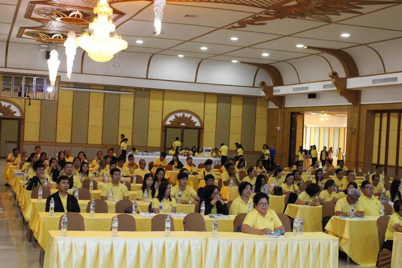 ภาพถ่าย ใช้ปุ่มลูกศร ซ้าย หรือ ขวา เลื่อนภาพถ่าย หรือปุ่มสามเหลี่ยมฉายภาพอัตโนมัติ  ถ้าต้องการบันทึกภาพ ใช้เมาส์คลิกขวาเลือกหัวข้อ  เป็นรูปภาพเป็น.. หรือ save as.. แสดงเต็มจอภาพ กุดปุ่ม F11 