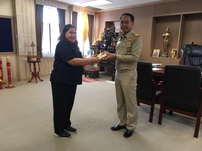 ภาพถ่าย ใช้ปุ่มลูกศร ซ้าย หรือ ขวา เลื่อนภาพถ่าย หรือปุ่มสามเหลี่ยมฉายภาพอัตโนมัติ  ถ้าต้องการบันทึกภาพ ใช้เมาส์คลิกขวาเลือกหัวข้อ  เป็นรูปภาพเป็น.. หรือ save as.. แสดงเต็มจอภาพ กุดปุ่ม F11 