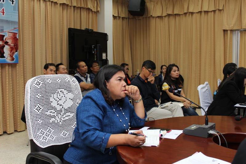 ภาพถ่าย ใช้ปุ่มลูกศร ซ้าย หรือ ขวา เลื่อนภาพถ่าย หรือปุ่มสามเหลี่ยมฉายภาพอัตโนมัติ  ถ้าต้องการบันทึกภาพ ใช้เมาส์คลิกขวาเลือกหัวข้อ  เป็นรูปภาพเป็น.. หรือ save as.. แสดงเต็มจอภาพ กุดปุ่ม F11 