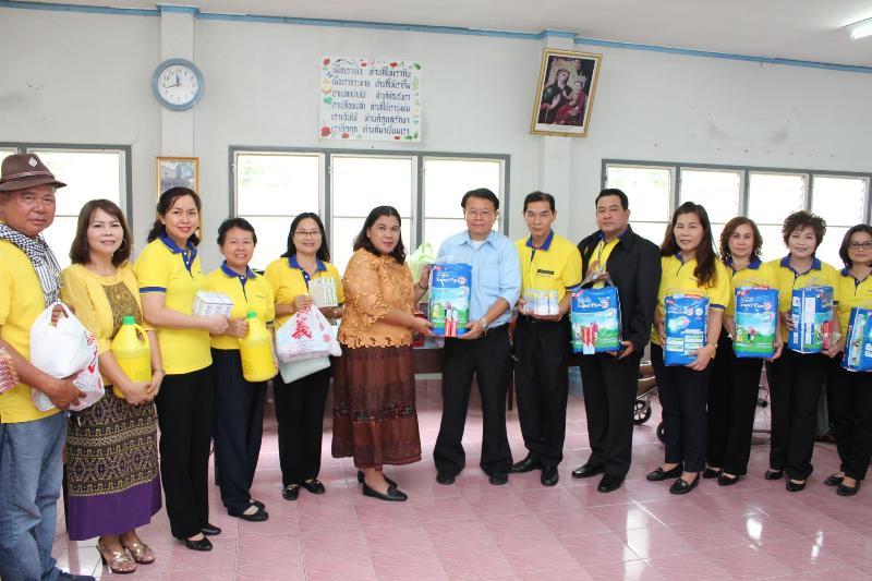 ภาพถ่าย ใช้ปุ่มลูกศร ซ้าย หรือ ขวา เลื่อนภาพถ่าย หรือปุ่มสามเหลี่ยมฉายภาพอัตโนมัติ  ถ้าต้องการบันทึกภาพ ใช้เมาส์คลิกขวาเลือกหัวข้อ  เป็นรูปภาพเป็น.. หรือ save as.. แสดงเต็มจอภาพ กุดปุ่ม F11 