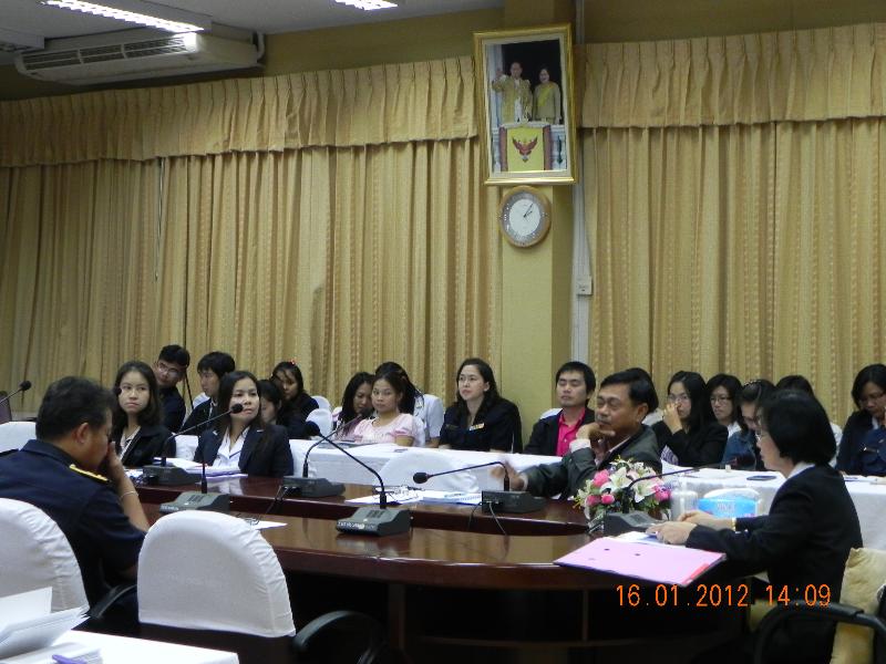 ภาพถ่าย ใช้ปุ่มลูกศร ซ้าย หรือ ขวา เลื่อนภาพถ่าย หรือปุ่มสามเหลี่ยมฉายภาพอัตโนมัติ  ถ้าต้องการบันทึกภาพ ใช้เมาส์คลิกขวาเลือกหัวข้อ  เป็นรูปภาพเป็น.. หรือ save as.. แสดงเต็มจอภาพ กุดปุ่ม F11 