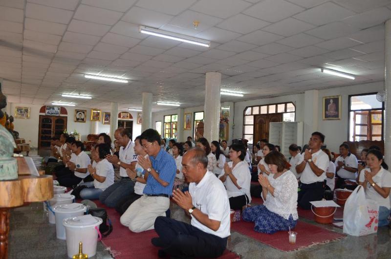 ภาพถ่าย ใช้ปุ่มลูกศร ซ้าย หรือ ขวา เลื่อนภาพถ่าย หรือปุ่มสามเหลี่ยมฉายภาพอัตโนมัติ  ถ้าต้องการบันทึกภาพ ใช้เมาส์คลิกขวาเลือกหัวข้อ  เป็นรูปภาพเป็น.. หรือ save as.. แสดงเต็มจอภาพ กุดปุ่ม F11 