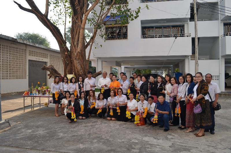 ภาพถ่าย ใช้ปุ่มลูกศร ซ้าย หรือ ขวา เลื่อนภาพถ่าย หรือปุ่มสามเหลี่ยมฉายภาพอัตโนมัติ  ถ้าต้องการบันทึกภาพ ใช้เมาส์คลิกขวาเลือกหัวข้อ  เป็นรูปภาพเป็น.. หรือ save as.. แสดงเต็มจอภาพ กุดปุ่ม F11 