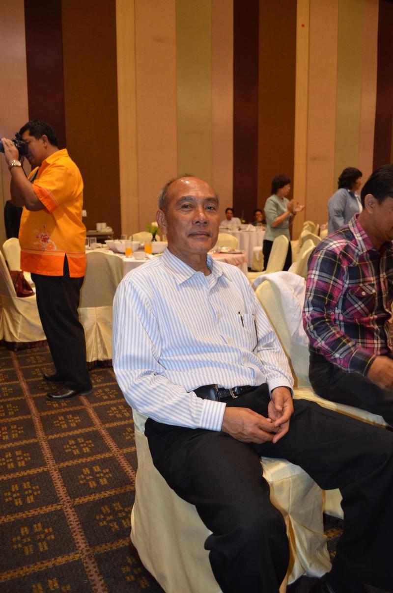 ภาพถ่าย ใช้ปุ่มลูกศร ซ้าย หรือ ขวา เลื่อนภาพถ่าย หรือปุ่มสามเหลี่ยมฉายภาพอัตโนมัติ  ถ้าต้องการบันทึกภาพ ใช้เมาส์คลิกขวาเลือกหัวข้อ  เป็นรูปภาพเป็น.. หรือ save as.. แสดงเต็มจอภาพ กุดปุ่ม F11 