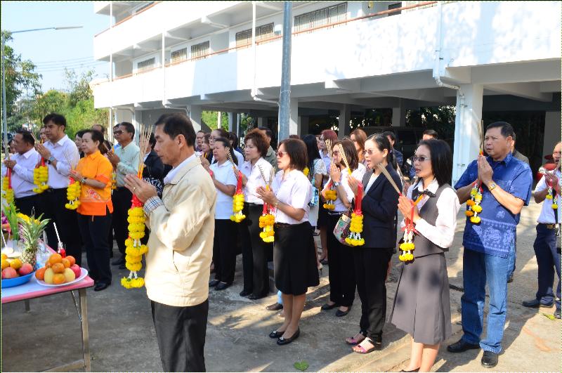 ภาพถ่าย ใช้ปุ่มลูกศร ซ้าย หรือ ขวา เลื่อนภาพถ่าย หรือปุ่มสามเหลี่ยมฉายภาพอัตโนมัติ  ถ้าต้องการบันทึกภาพ ใช้เมาส์คลิกขวาเลือกหัวข้อ  เป็นรูปภาพเป็น.. หรือ save as.. แสดงเต็มจอภาพ กุดปุ่ม F11 