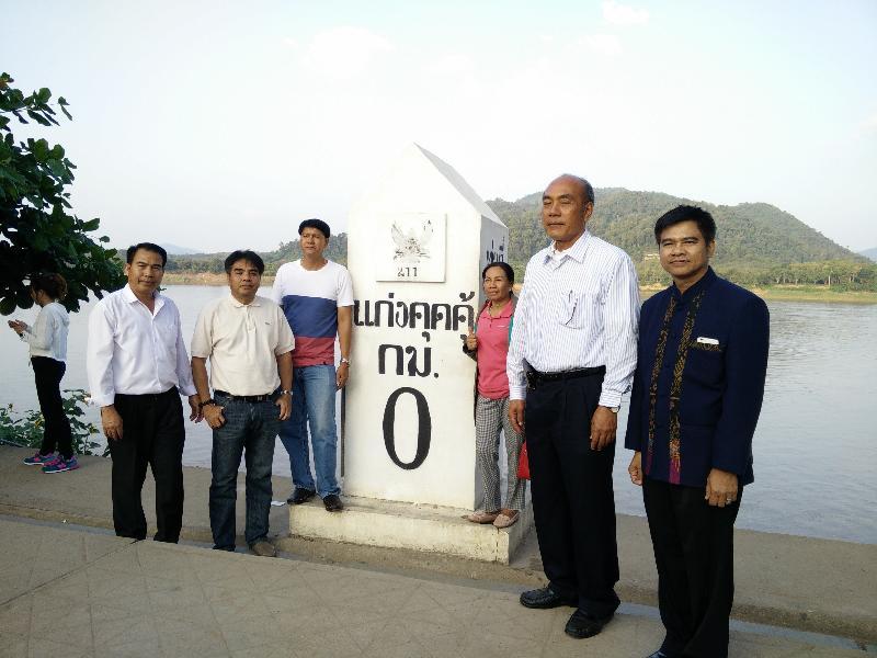 ภาพถ่าย ใช้ปุ่มลูกศร ซ้าย หรือ ขวา เลื่อนภาพถ่าย หรือปุ่มสามเหลี่ยมฉายภาพอัตโนมัติ  ถ้าต้องการบันทึกภาพ ใช้เมาส์คลิกขวาเลือกหัวข้อ  เป็นรูปภาพเป็น.. หรือ save as.. แสดงเต็มจอภาพ กุดปุ่ม F11 