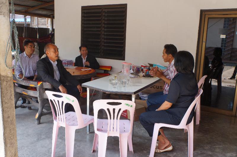 ภาพถ่าย ใช้ปุ่มลูกศร ซ้าย หรือ ขวา เลื่อนภาพถ่าย หรือปุ่มสามเหลี่ยมฉายภาพอัตโนมัติ  ถ้าต้องการบันทึกภาพ ใช้เมาส์คลิกขวาเลือกหัวข้อ  เป็นรูปภาพเป็น.. หรือ save as.. แสดงเต็มจอภาพ กุดปุ่ม F11 