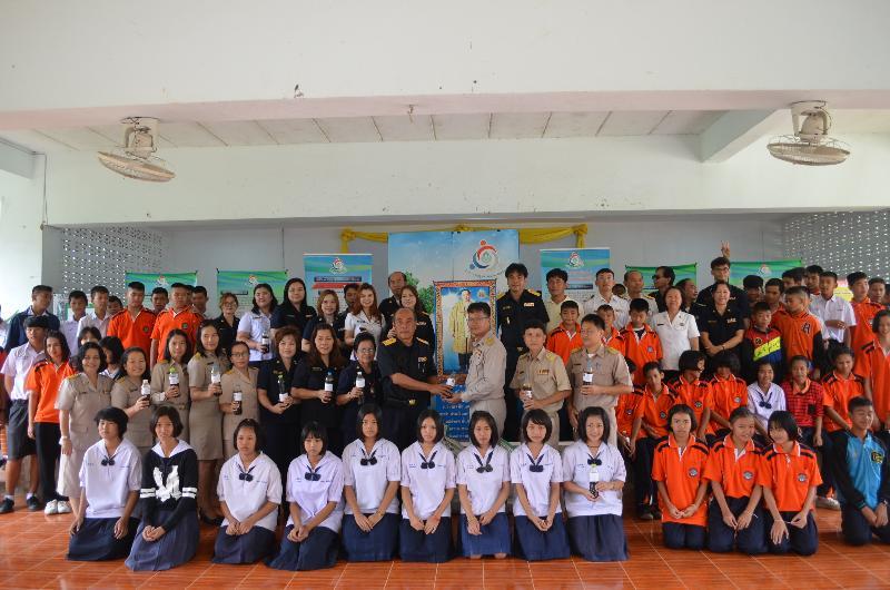 ภาพถ่าย ใช้ปุ่มลูกศร ซ้าย หรือ ขวา เลื่อนภาพถ่าย หรือปุ่มสามเหลี่ยมฉายภาพอัตโนมัติ  ถ้าต้องการบันทึกภาพ ใช้เมาส์คลิกขวาเลือกหัวข้อ  เป็นรูปภาพเป็น.. หรือ save as.. แสดงเต็มจอภาพ กุดปุ่ม F11 