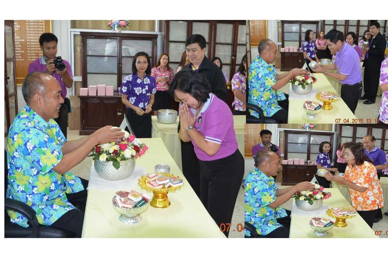 ภาพถ่าย ใช้ปุ่มลูกศร ซ้าย หรือ ขวา เลื่อนภาพถ่าย หรือปุ่มสามเหลี่ยมฉายภาพอัตโนมัติ  ถ้าต้องการบันทึกภาพ ใช้เมาส์คลิกขวาเลือกหัวข้อ  เป็นรูปภาพเป็น.. หรือ save as.. แสดงเต็มจอภาพ กุดปุ่ม F11 