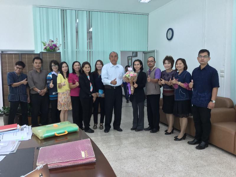 ภาพถ่าย ใช้ปุ่มลูกศร ซ้าย หรือ ขวา เลื่อนภาพถ่าย หรือปุ่มสามเหลี่ยมฉายภาพอัตโนมัติ  ถ้าต้องการบันทึกภาพ ใช้เมาส์คลิกขวาเลือกหัวข้อ  เป็นรูปภาพเป็น.. หรือ save as.. แสดงเต็มจอภาพ กุดปุ่ม F11 